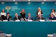 Генеральный директор ПАО «Газпром газораспределение Ростов-на-Дону» подписал первый многосторонний регуляторный контракт в сфере газоснабжения региона