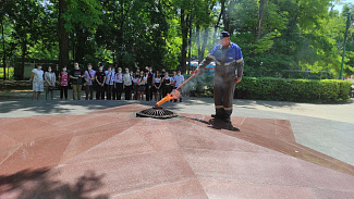  Торжественное техническое обслуживание мемориалов «Вечный огонь» в Городах воинской славы провели специалисты «Газпром газораспределение Ростов-на-Дону» 
