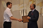 Али Узденов поздравил отличников-выпускников РГУПС